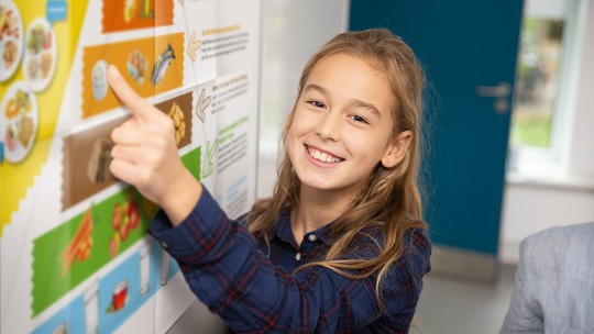 Grundschulkinder beim Projekt der Edeka Stiftung zu Ernährungsbildung und Bewegung